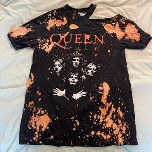 Queen Asymmetrical Off the Shoulder Bleach Dye Shirt